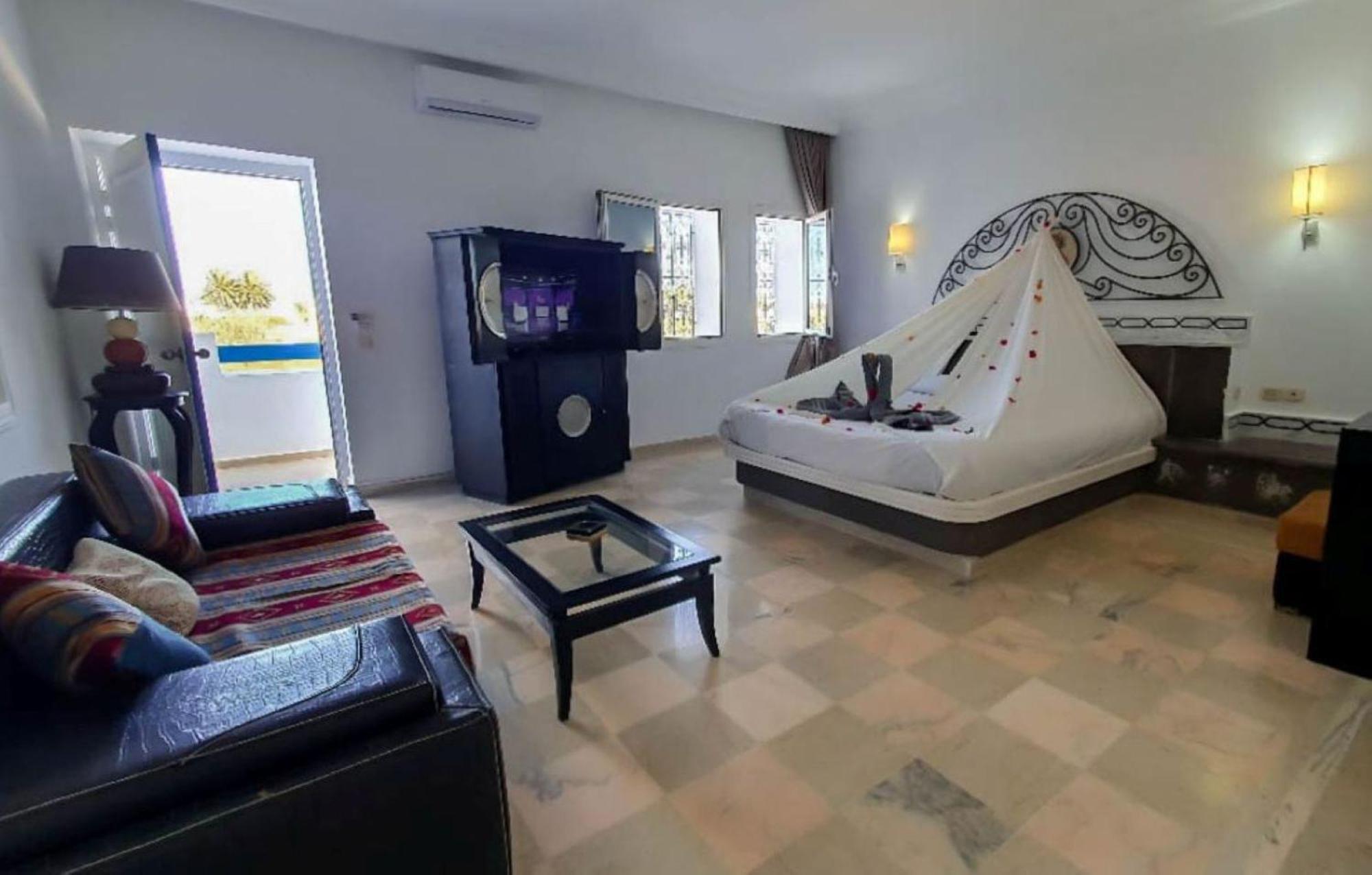 Le Patio De Mezraya Bed & Breakfast Mezraia ภายนอก รูปภาพ